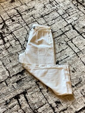 Chicos white denim Capris  Size L/14